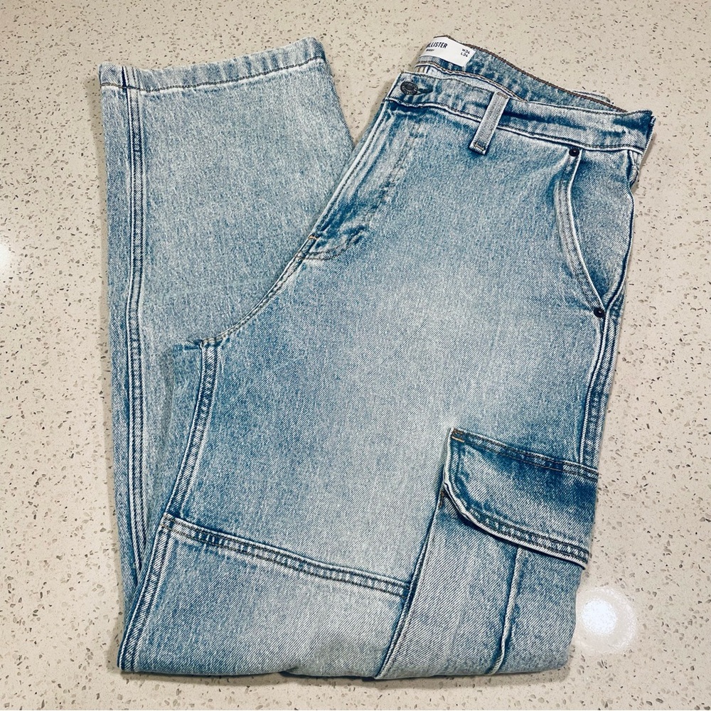 Hollister Baggy Cargos Jeans in Stone Wash - Picture 2 of 2